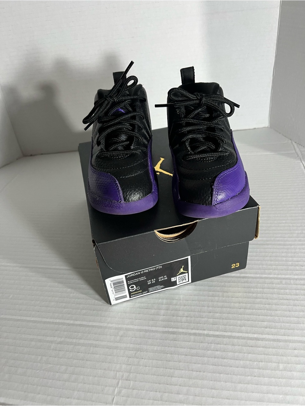 Air Jordan 12 Retro size 9 Children great Condition